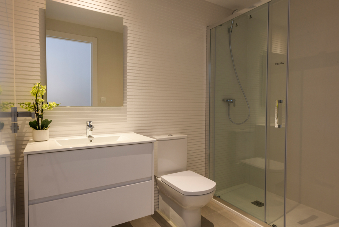 SeaGardens_bathroom01-Costa Blanca