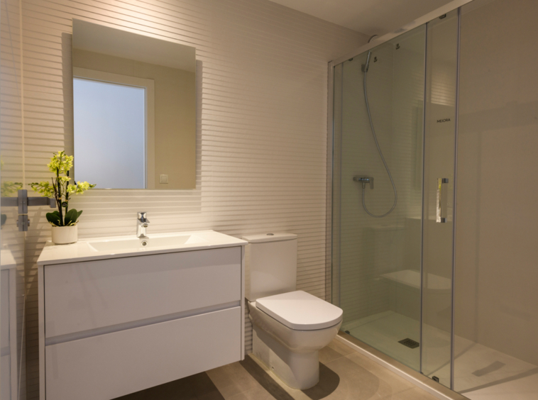 SeaGardens_bathroom01-Costa Blanca