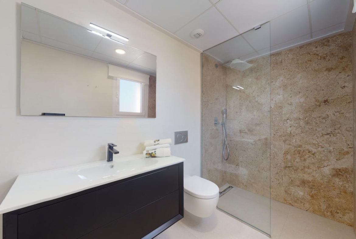 Alicante-Panoramic-bathroom-03-costablanca-villa-mutxamel