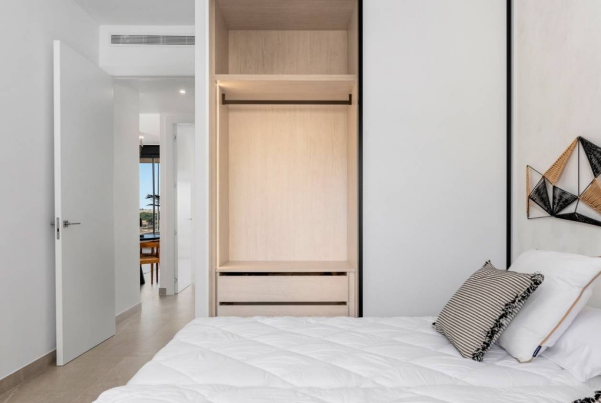 Moma-II-bedroom-03-benijofar-costablanca-closet