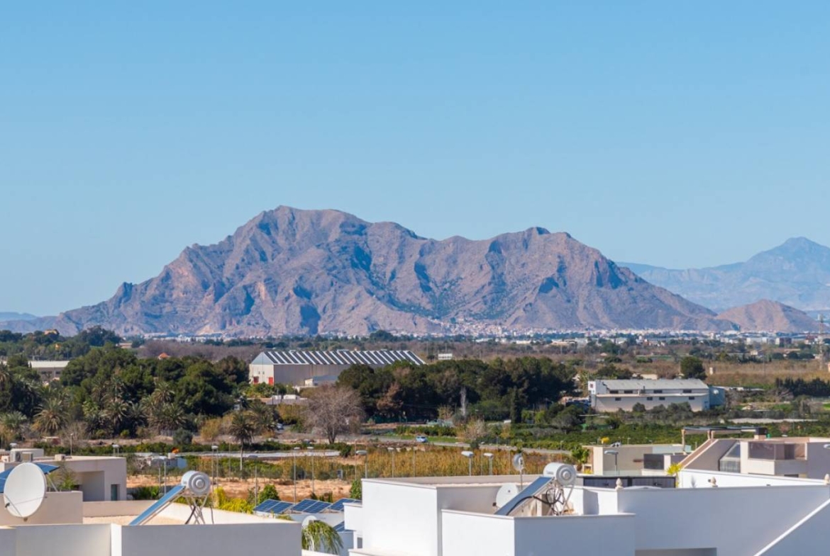 Moma-II-view-benijofar-mountain-suplusnis