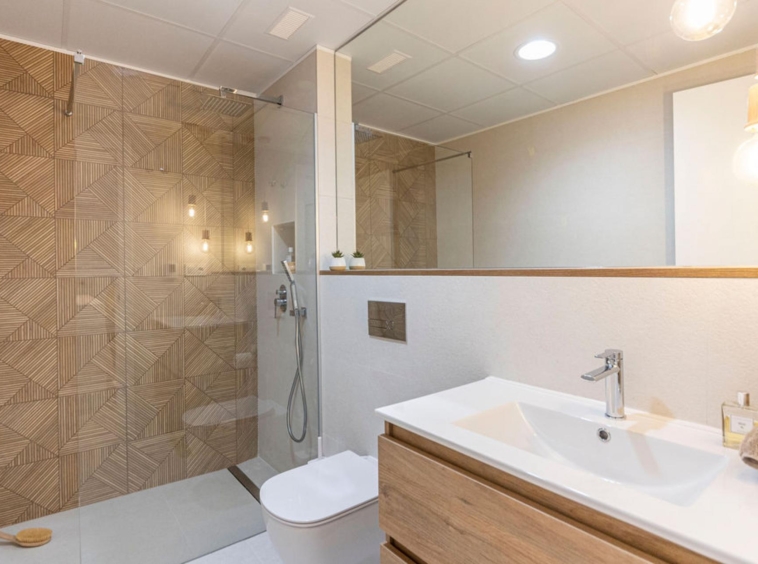 Playamar-XI-bathroom-02-Costa Blanca