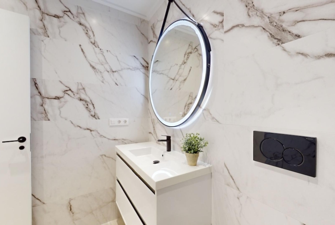 Vista-Azul-XXXVII-bathroom-01-newbuild-apartment-marble
