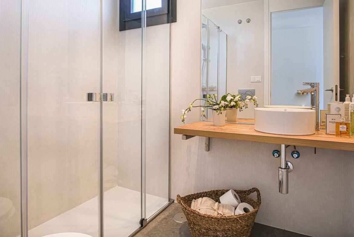 Polop-Hills-Bathroom-01-Costa Blanca