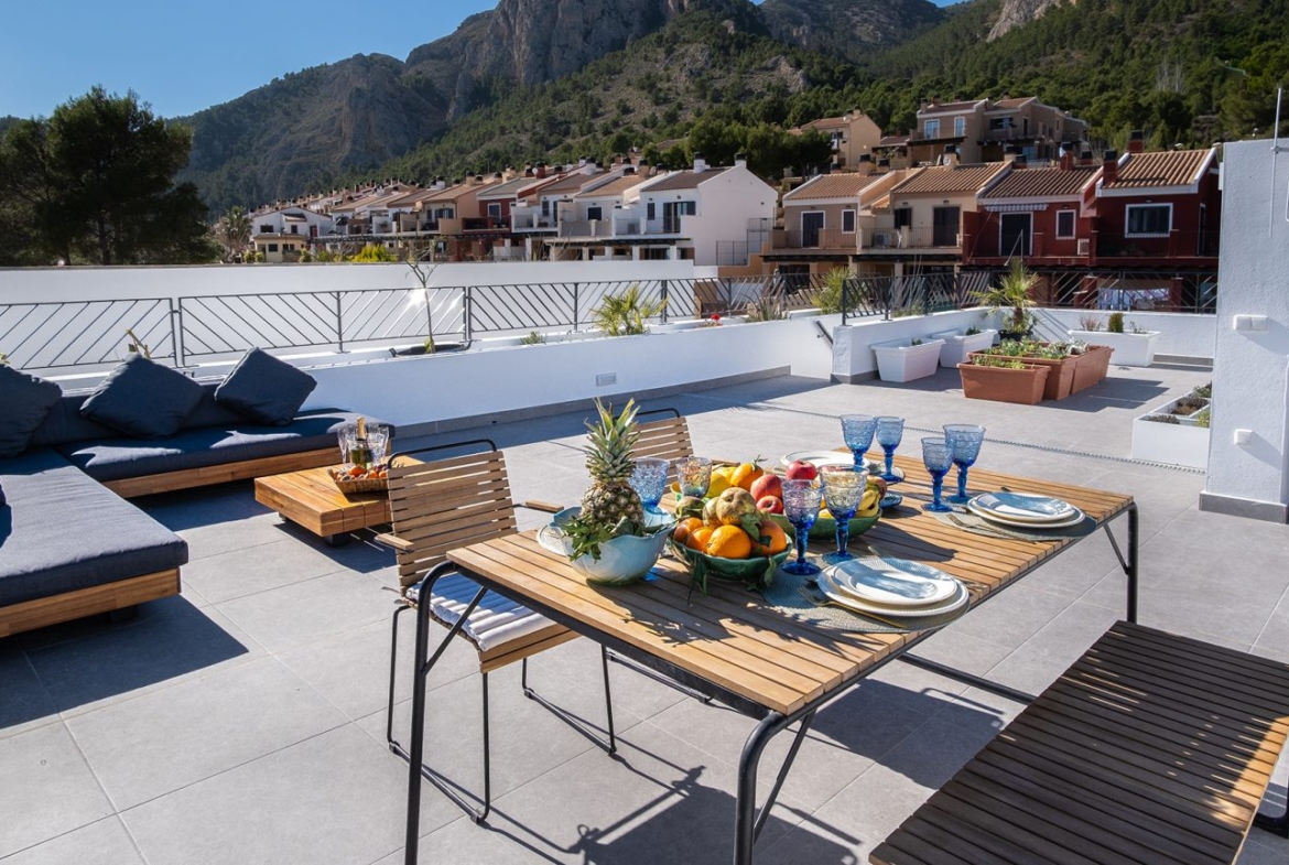 Polop-Hills-Solarium-01-Costa Blanca