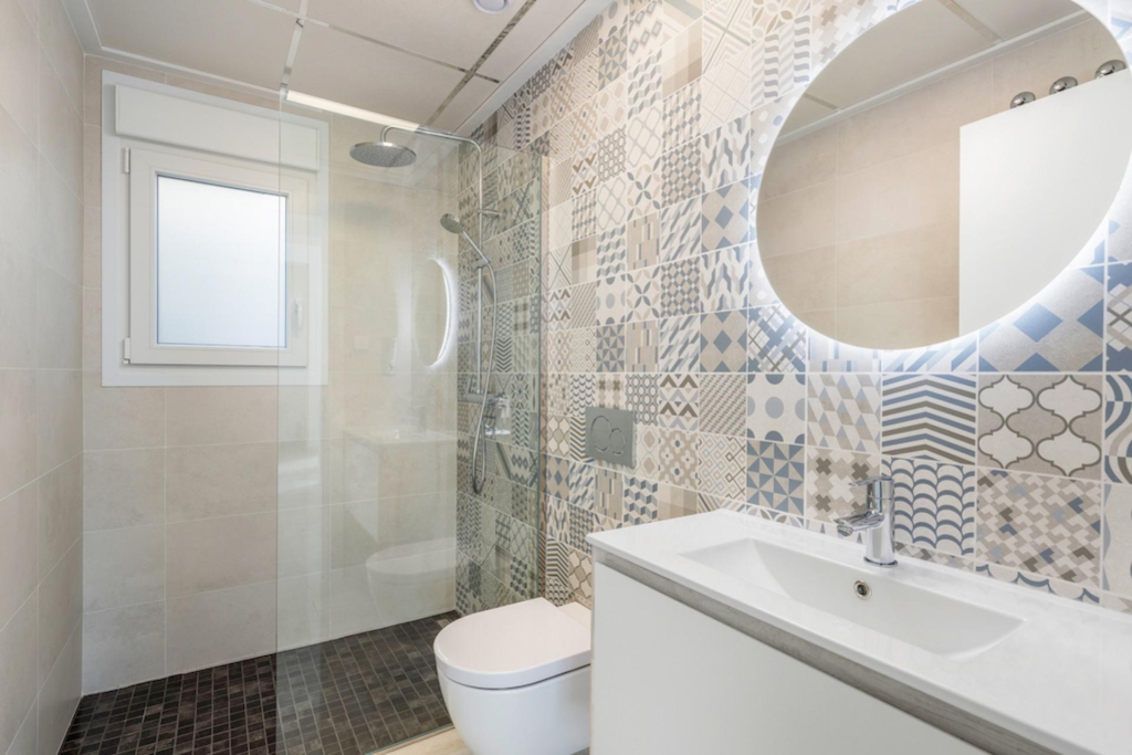 Residencial-Laguna-Azul-Bathroom-01-villa-costa blanca-los montesinos