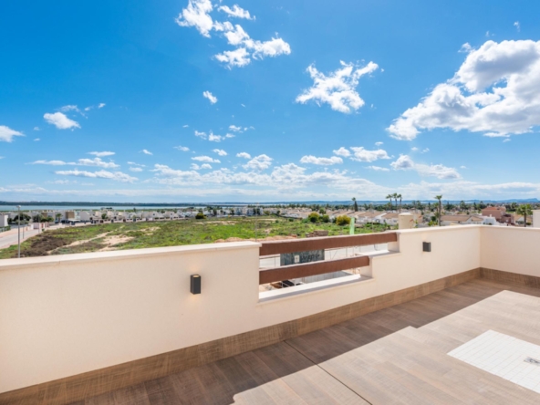 Residencial-Laguna-Azul-Lakeview-suplusnis-villa-costa blanca