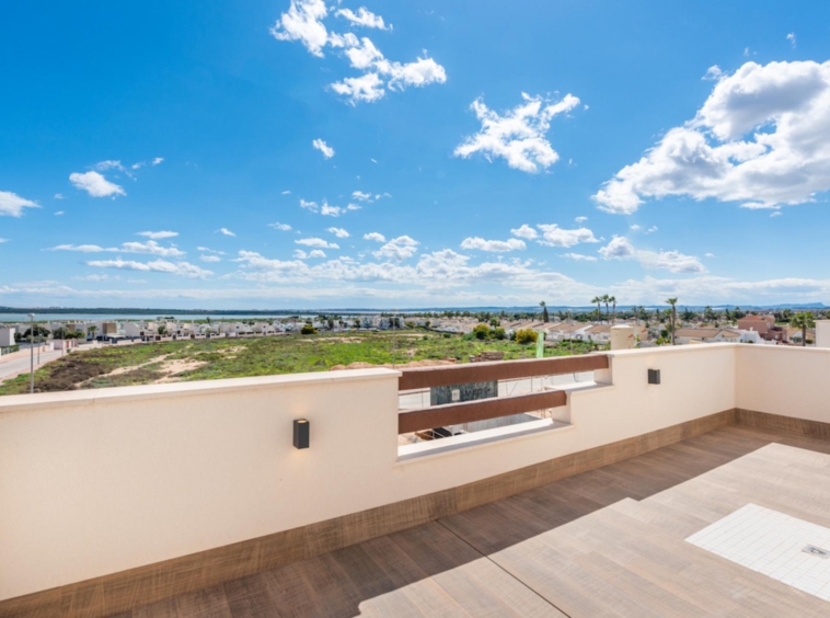 Residencial-Laguna-Azul-Lakeview-suplusnis-villa-costa blanca