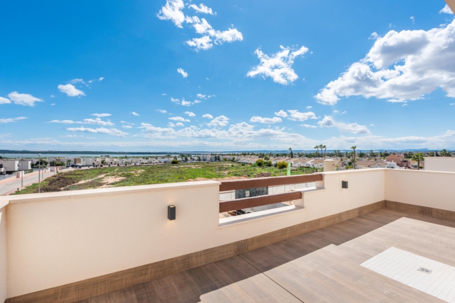 Residencial-Laguna-Azul-Lakeview-suplusnis-villa-costa blanca