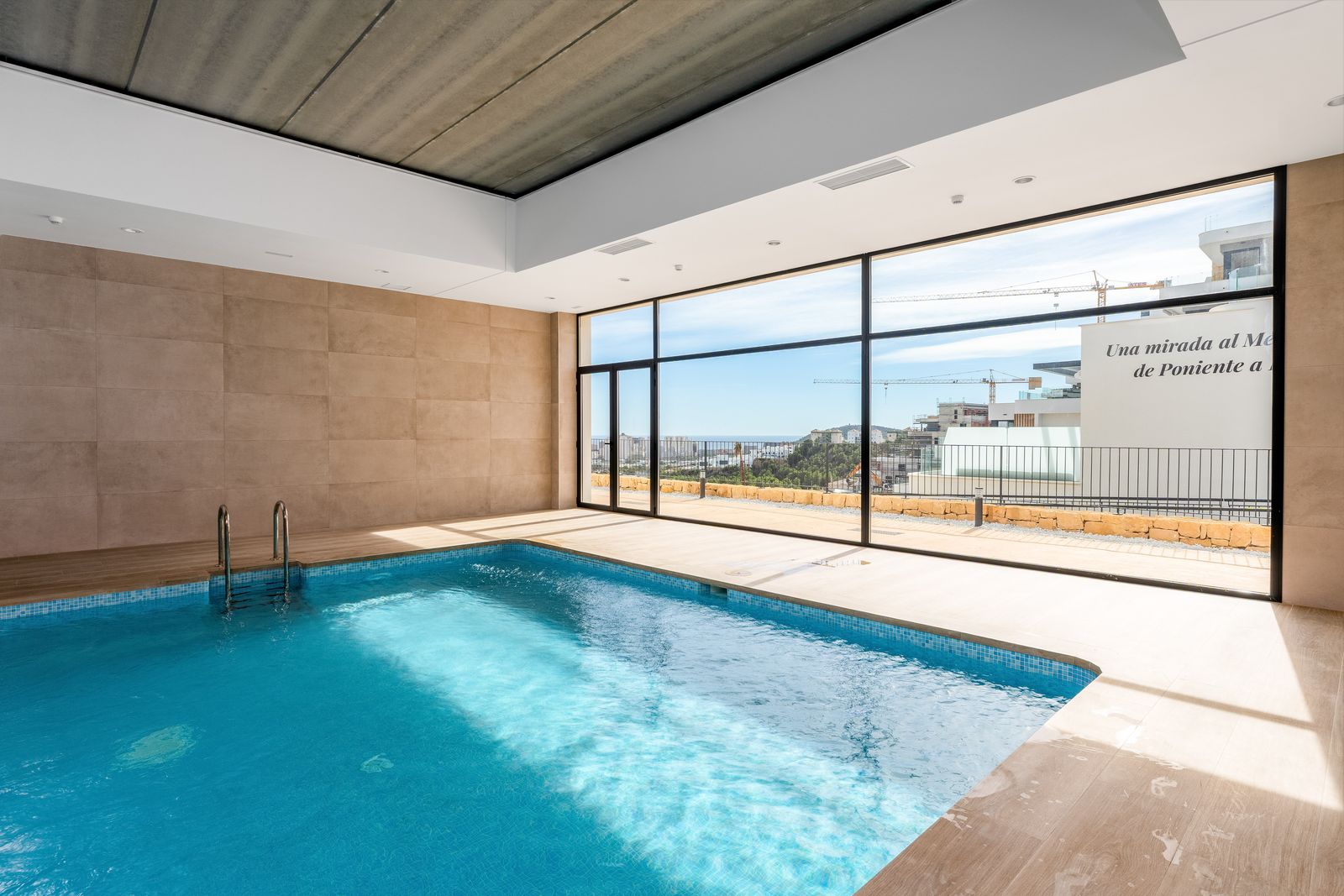 Serpentine - Indoor pool