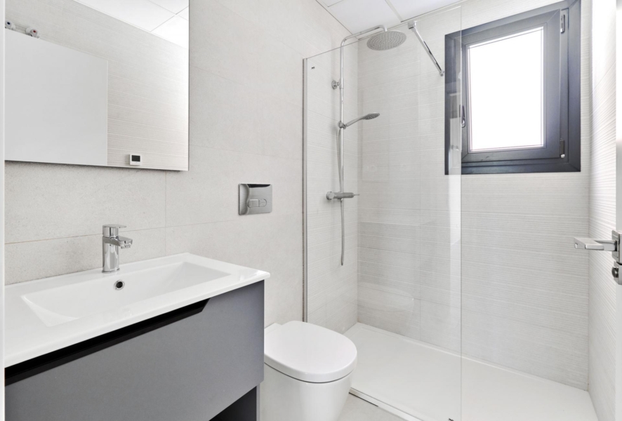 ‎Villa-Amalia-Mediterranean-Gardens-Bathroom-01-apartments-costa blanca-torrevieja