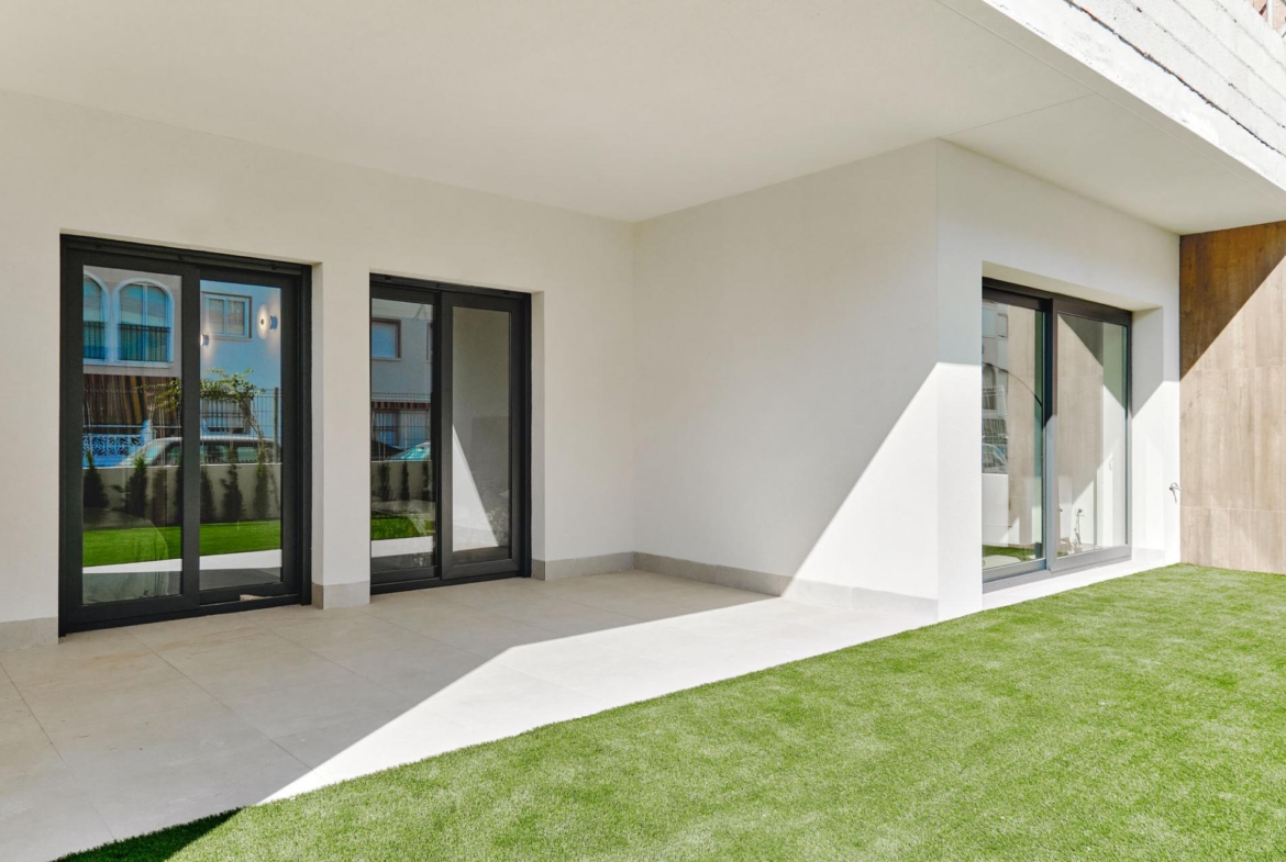 ‎Villa-Amalia-Mediterranean-Gardens-Terrace-02-torrevieja-costa blanca-apartment