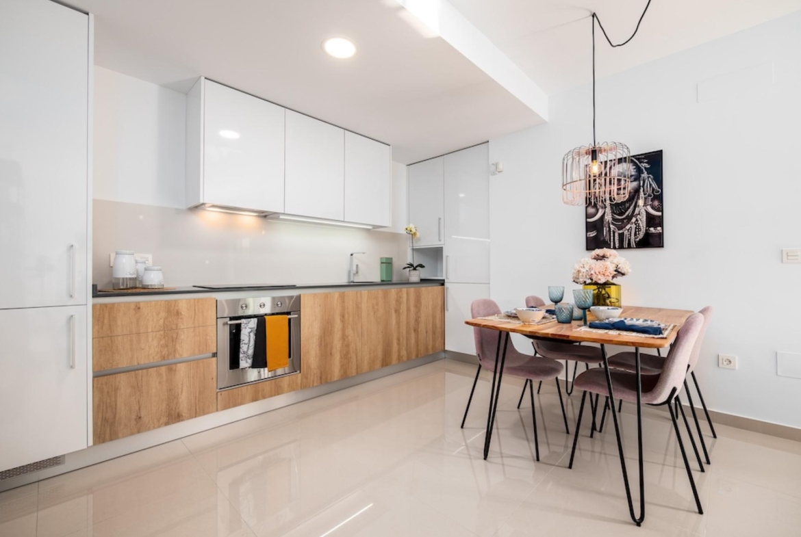 Los Lagos - Kitchen - 02-Costa Blanca