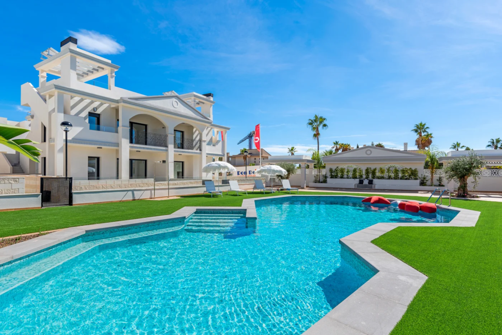 Adhara-pool-Costa Blanca