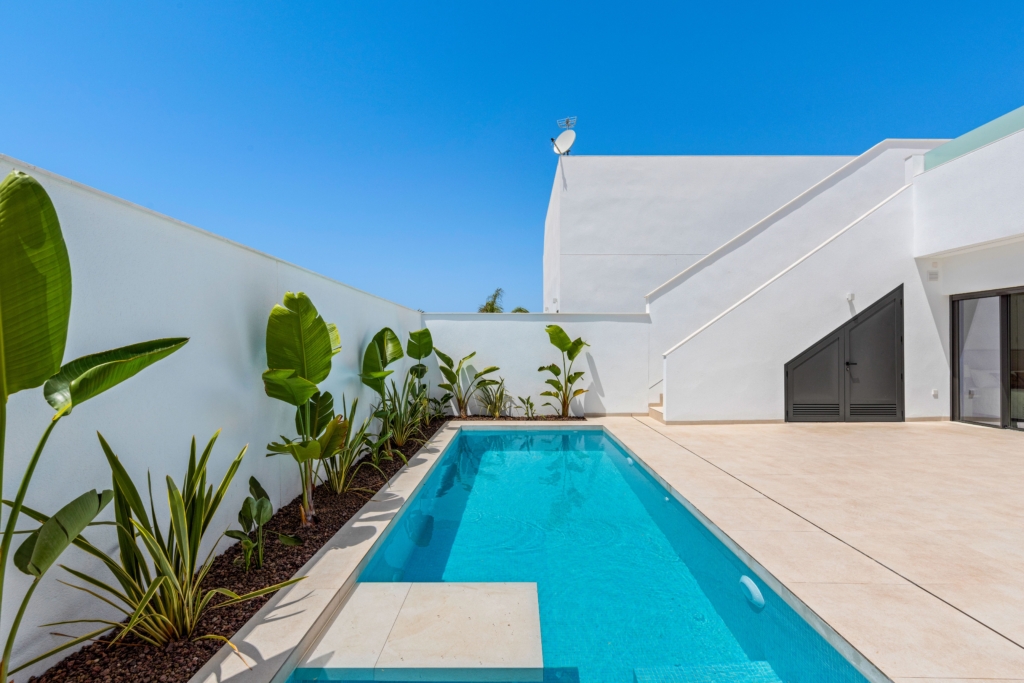 Villa Alejandra XII (Square)
