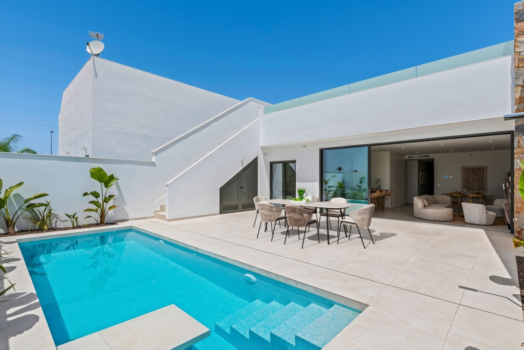 Villa Alejandra XII (Square)