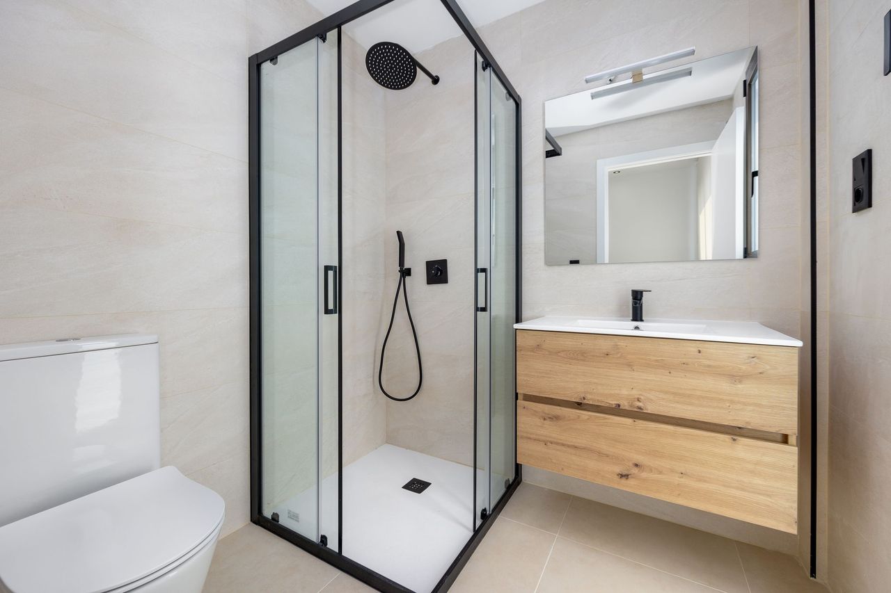 Velapi Golf Villa - Bathroom02