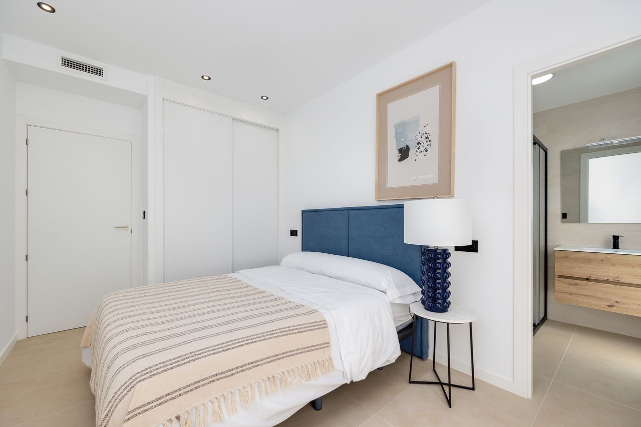 Velapi Golf Villa - Bedroom02