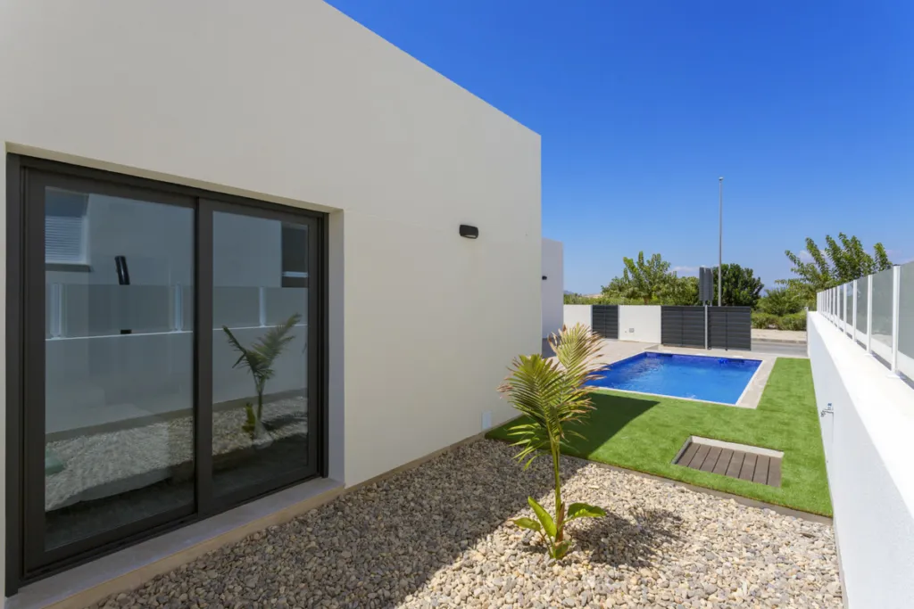 Nueva Daya Villa