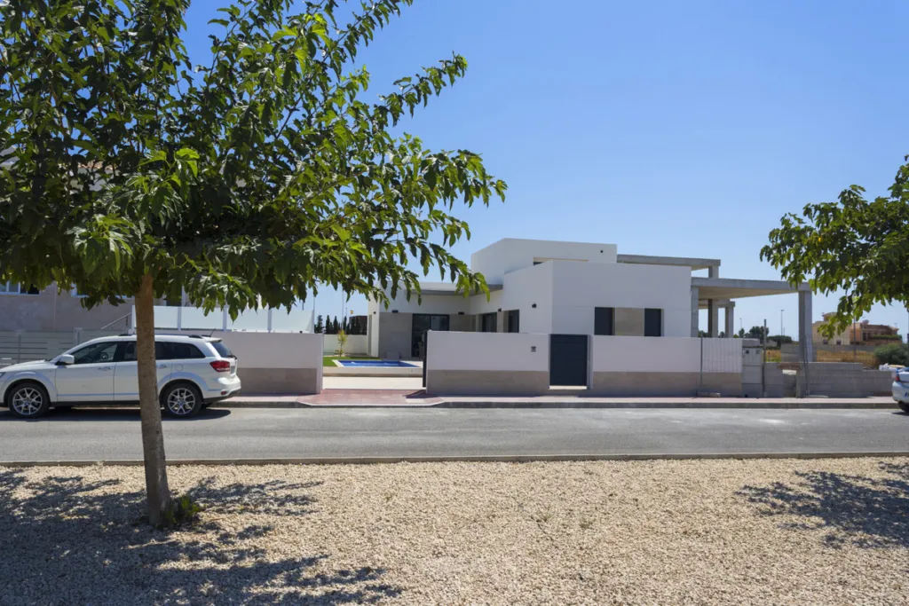 Nueva Daya Villa